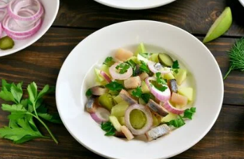 Servi avec ses pommes de terres chaudes